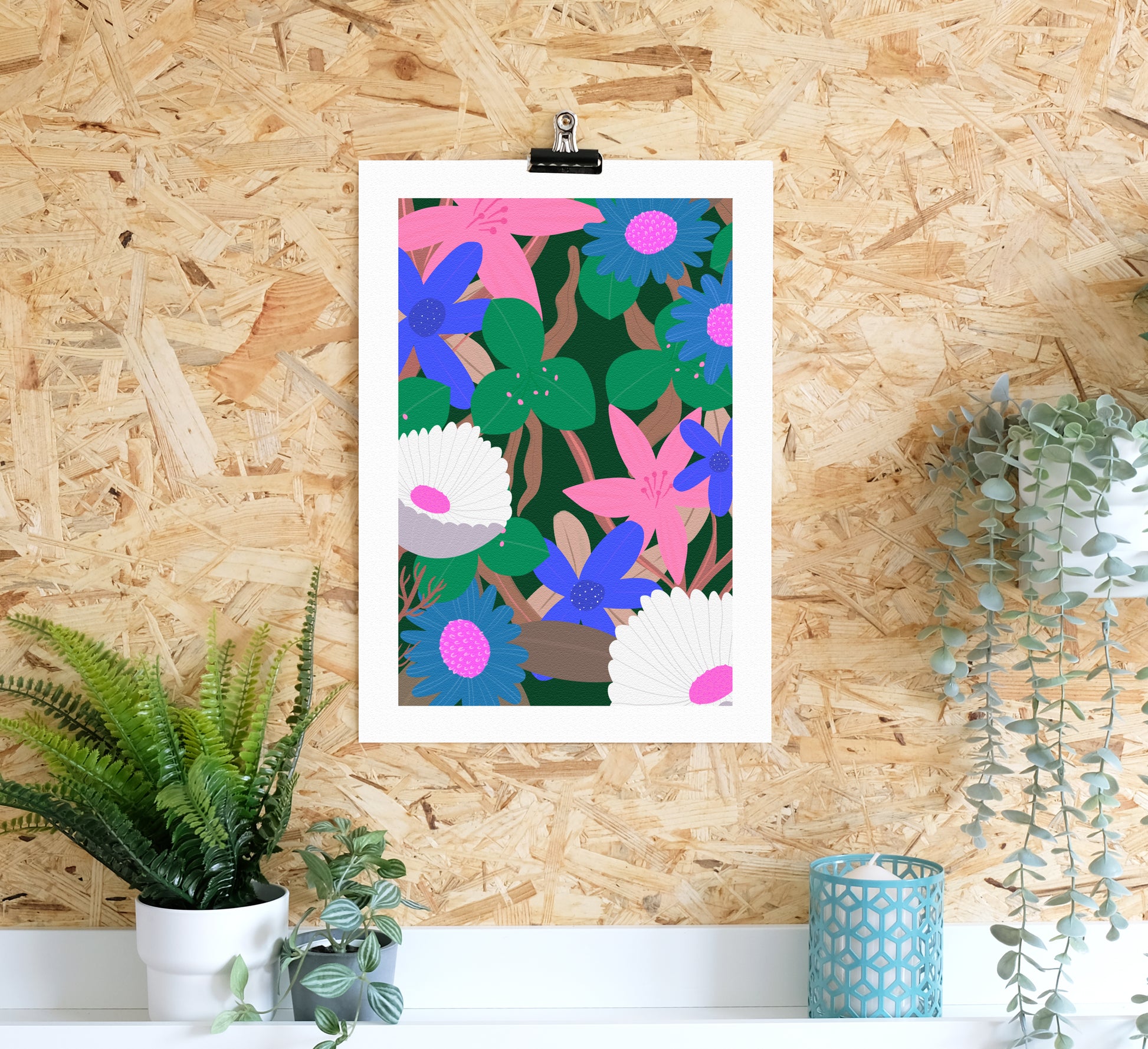 Bunter Druck mit kräftigen und leuchtenden botanischen Blumen. Colourful art print of bold and bright botanical flowers.