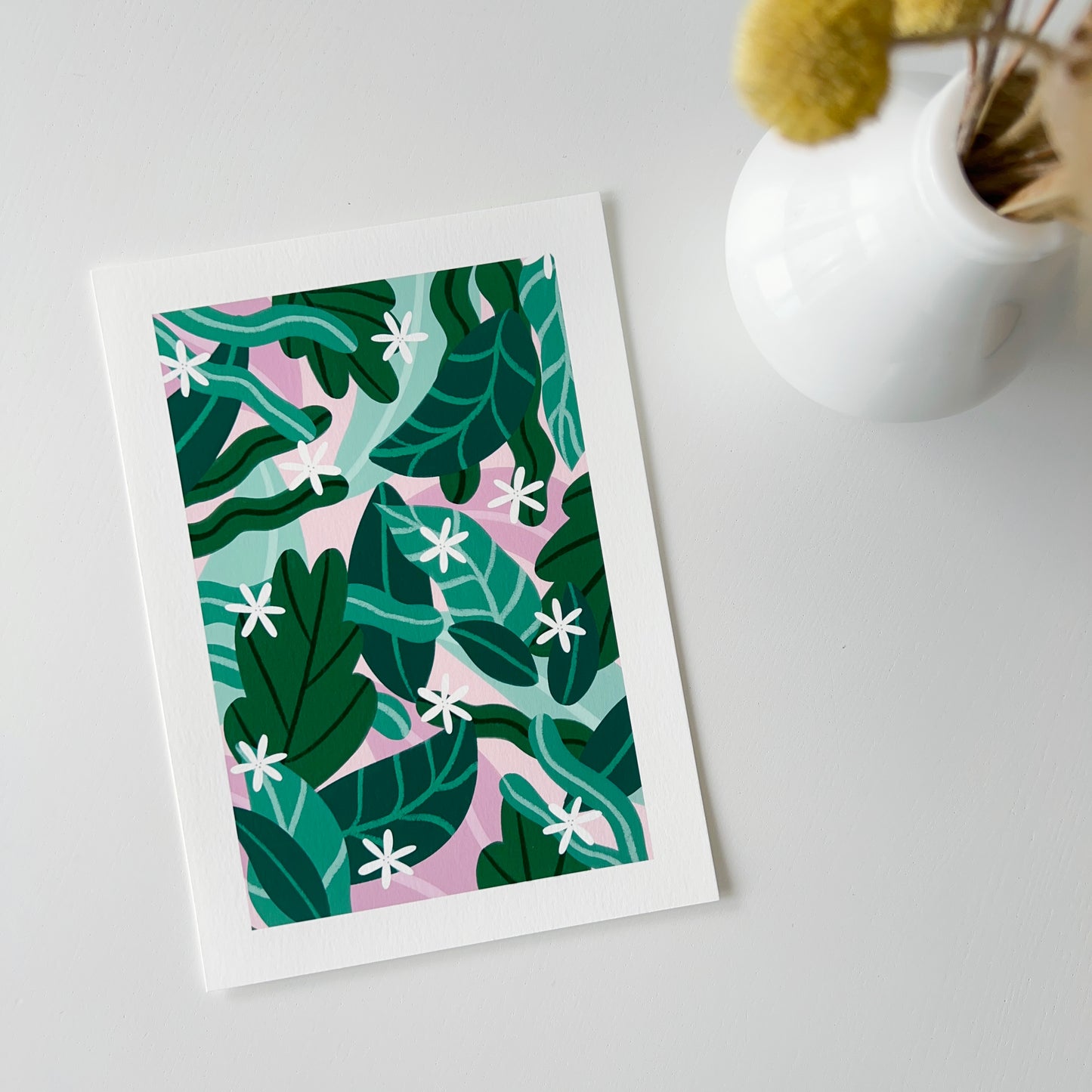 Slightly imperfect print of vibrant leaves and flowers! Leicht beschädigter Druck mit leuchtenden Blättern und Blüten!