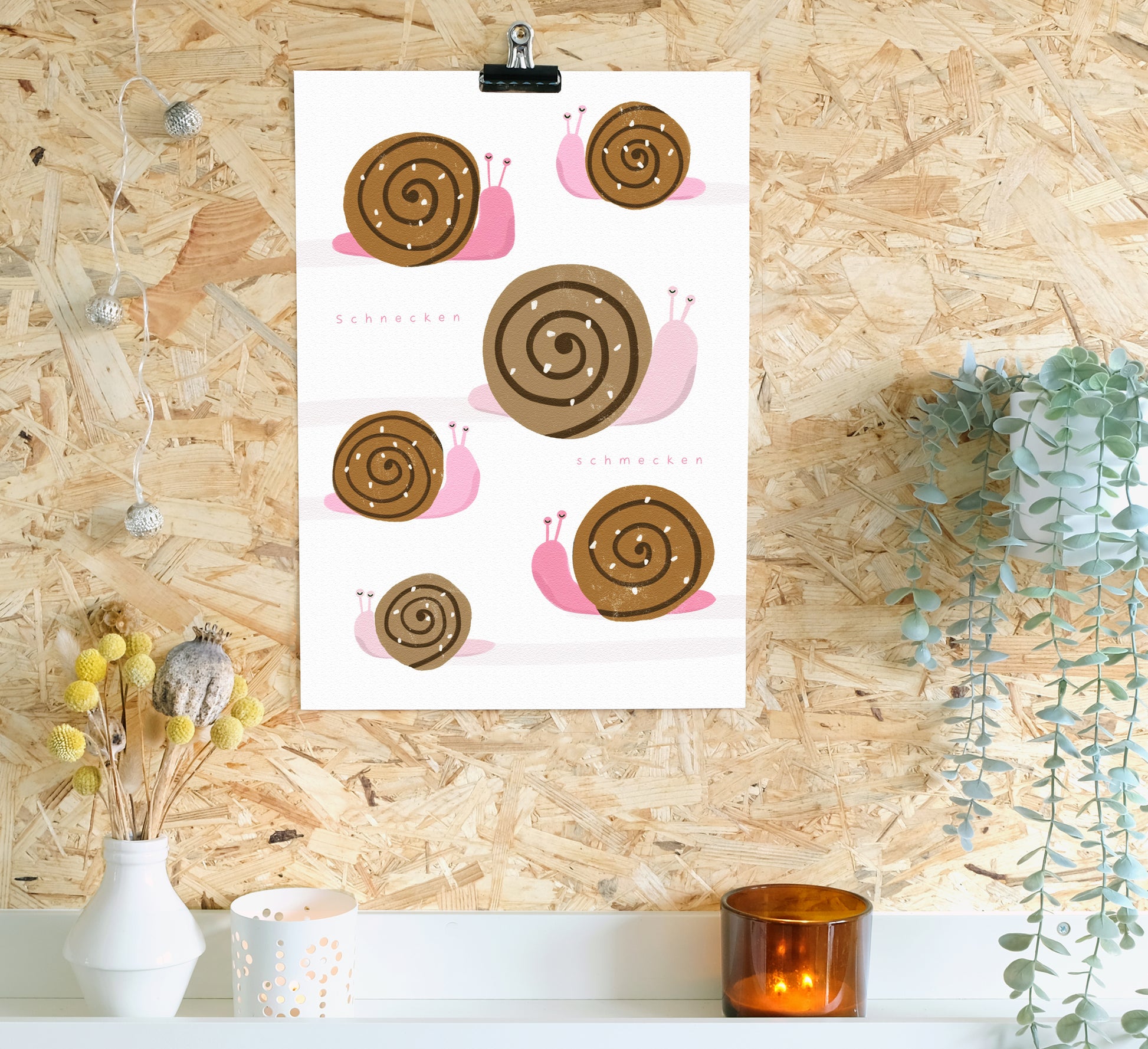  Skurriler Druck von Zimtschnecken-Schnecken. Quirky art print of cinnamon roll snails.