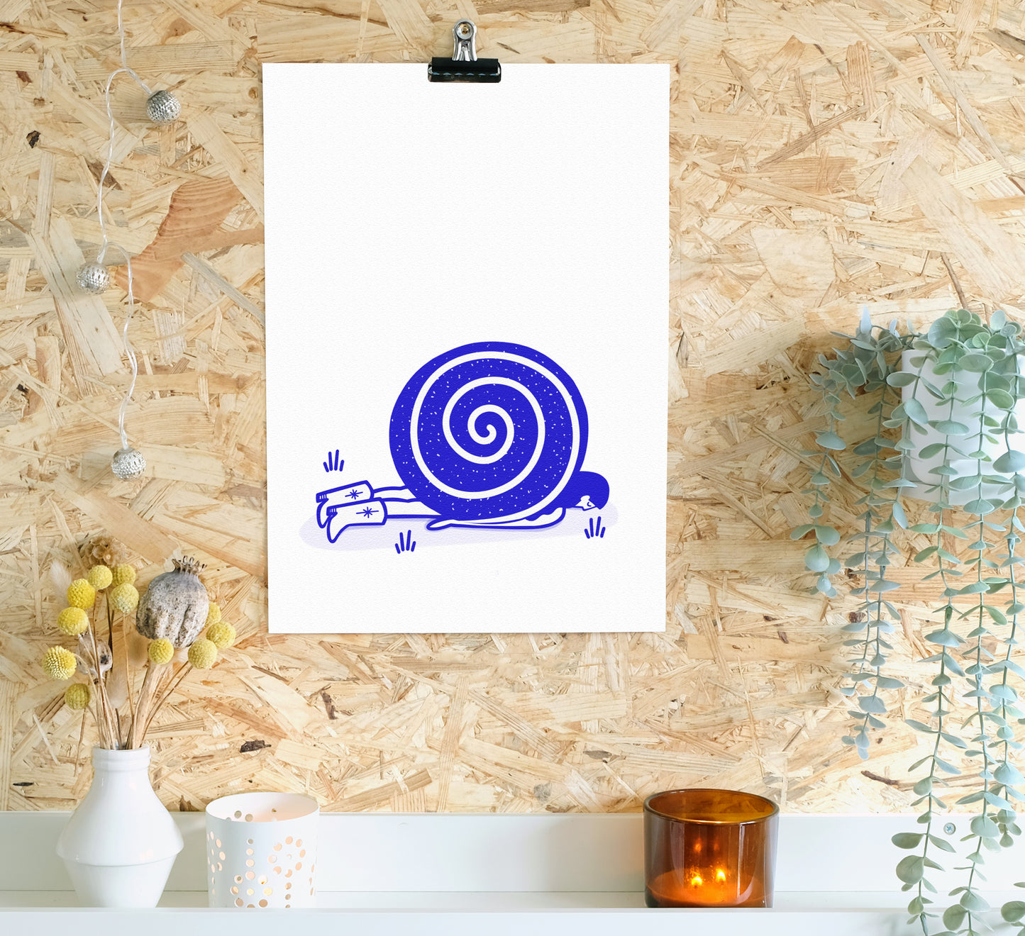 Set aus drei Kunstdrucken, die die Kunst des „Snailings“ feiern! Hochwertige, von einer unabhängigen Künstlerin gestaltete. Wandkunst und Drucke für dein Zuhause, perfekt, um ein wenig Natur in jeden Wohnraum zu bringen! Nachhaltig auf Bestellung gefertigt. Set of three fine art prints celebrating the art of 'snailing'!