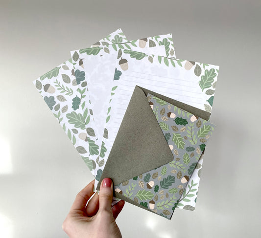 Botanical Woodland-Schreibset Briefpapier mit liniertem und unliniertem Papier, Umschlägen und passenden Postkarten. Nachhaltig auf Bestellung gefertigt. writing set with lined and unlined paper, envelopes and matching postcards. Sustainably made to order.